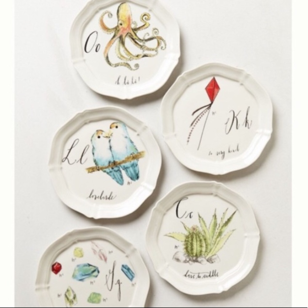 🦪Anthropologie Linea Carta Calligrapher Diva Pyari P Plate Priceless Pearl - Picture 4 of 16